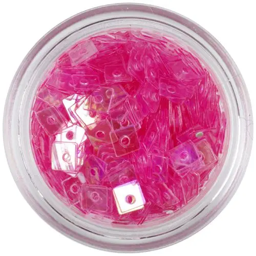 Körömdísz - világos rózsaszín lyukas négyzetek