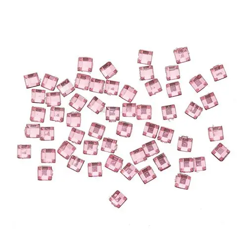 Világos rózsaszín körömdíszek - négyzet alakú kövecskék, 50db
