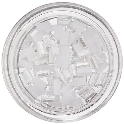 Gyöngyházas téglalapok körmökre – fehér